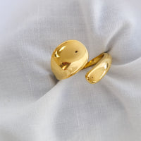 Twisted ring -waterproof, 18k PVD-plated, tarnish free