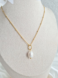 Emily Pearl Kette