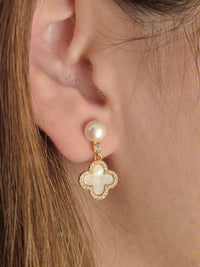 Clover Pearl Ohrringe