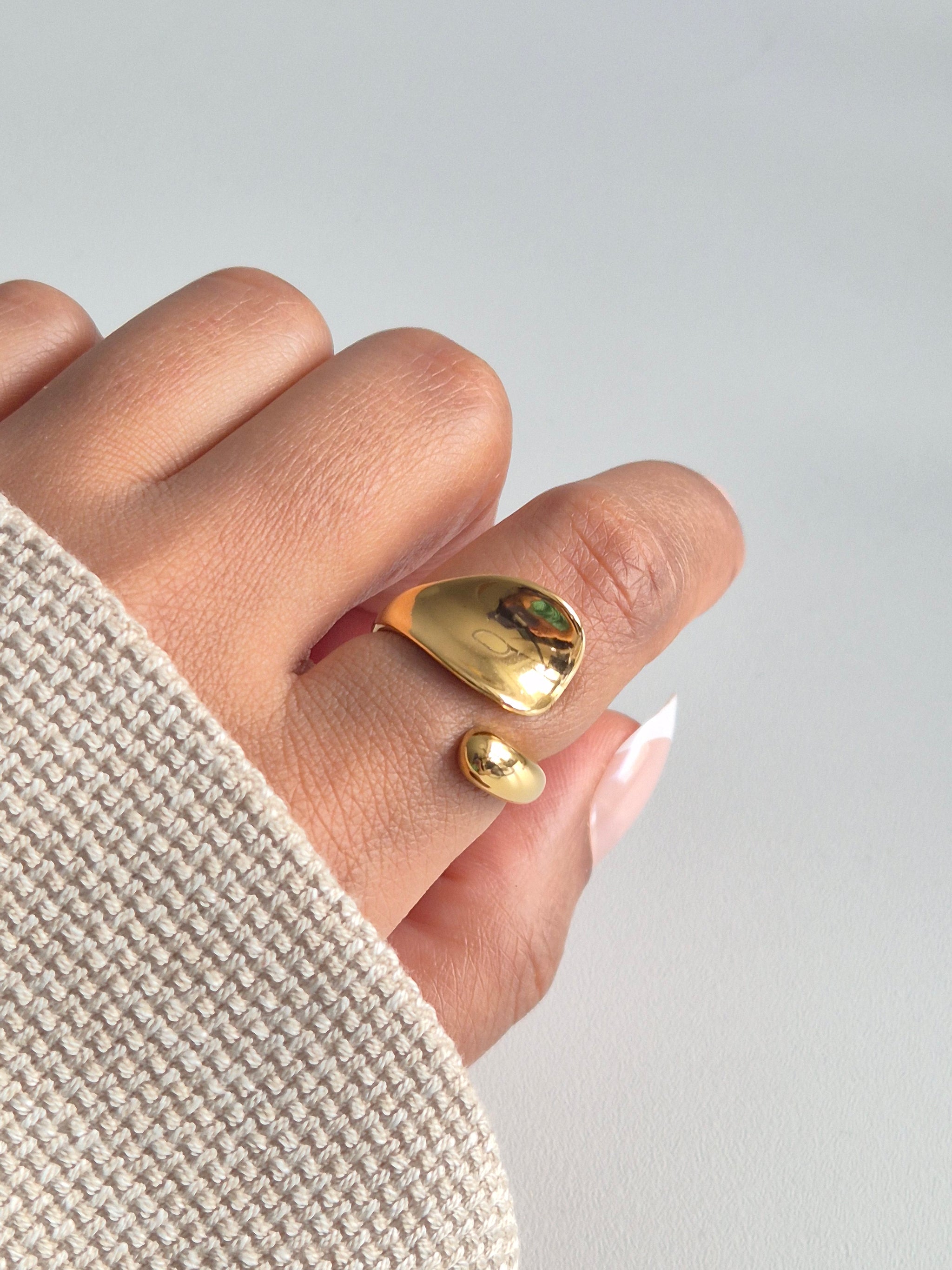 Twisted Ring